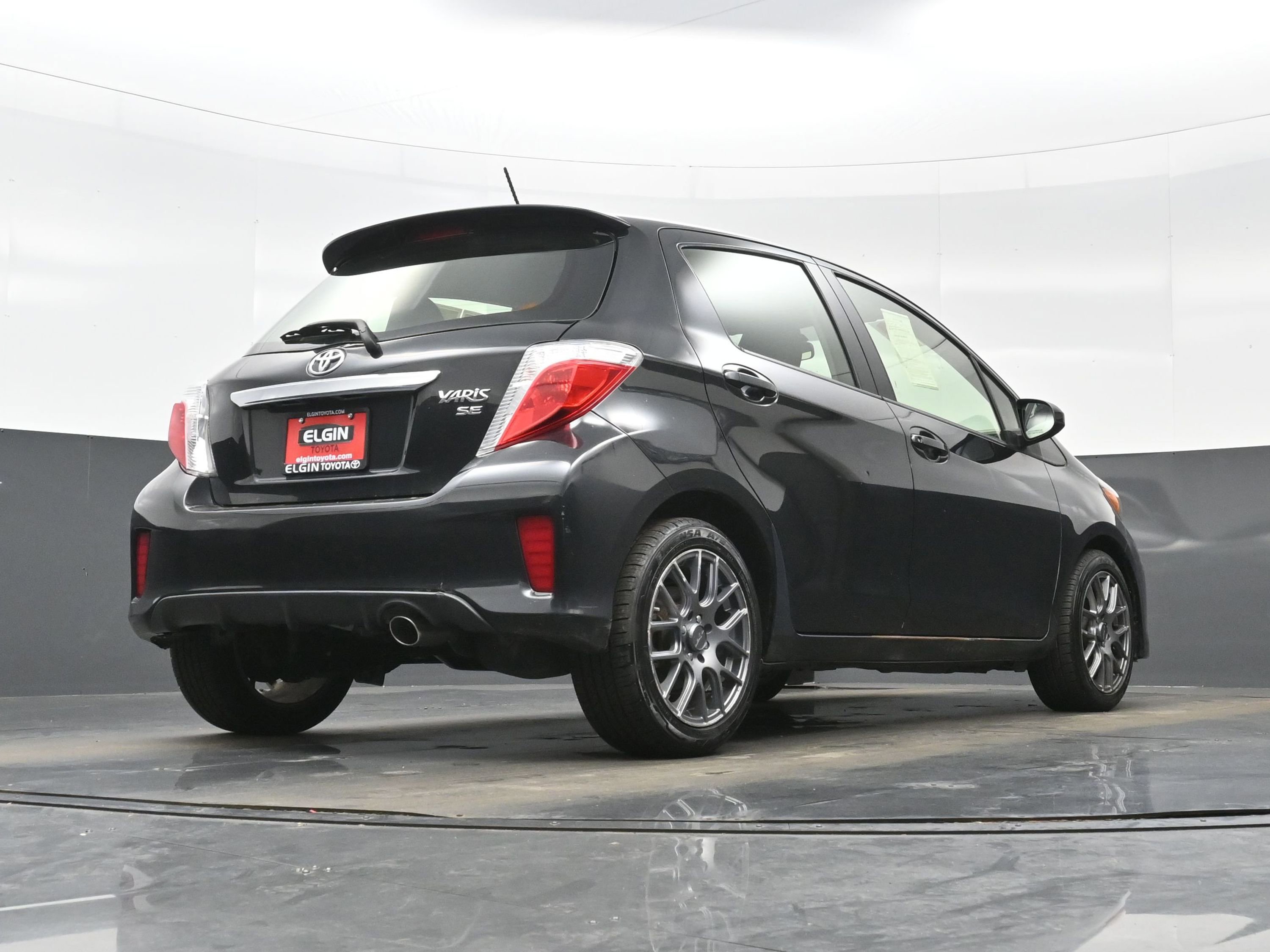 Used 2014 Toyota Yaris SE FWD image 28