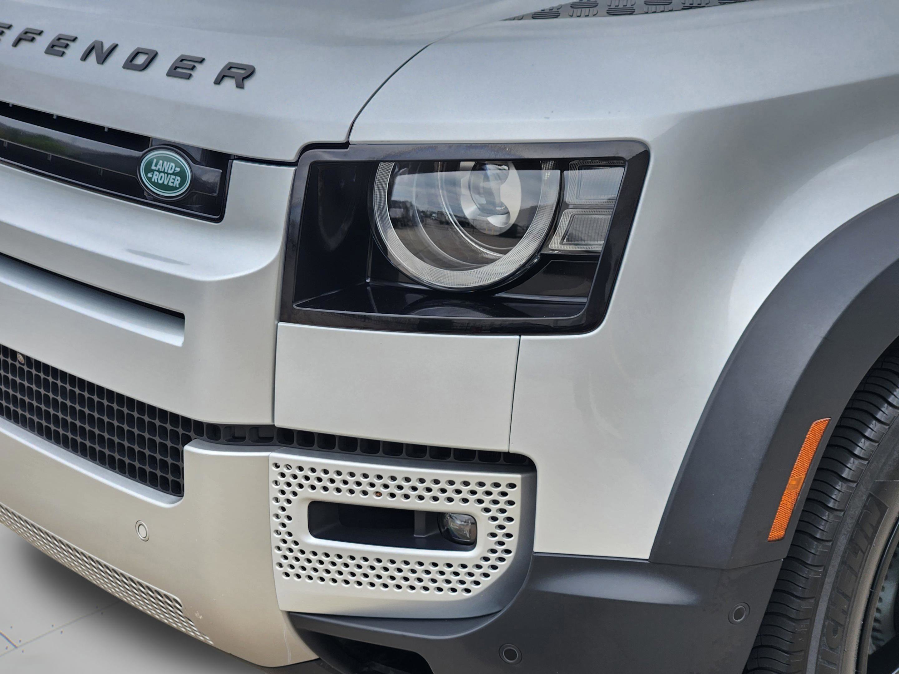 Used 2020 Land Rover Defender 110 First Edition AWD/4WD image 8