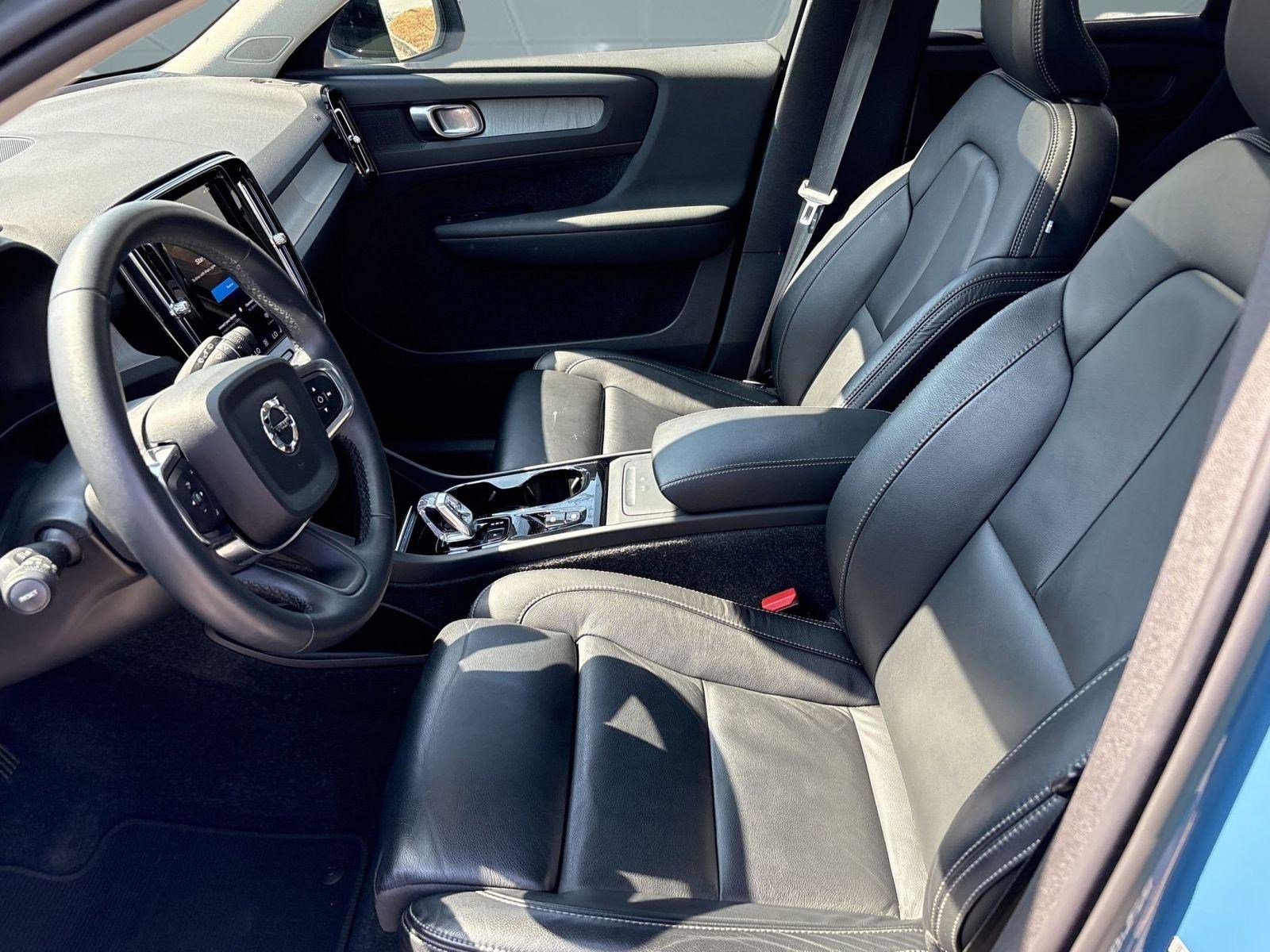 Certified 2023 Volvo XC40 B5 Plus w/ Driver Assist Package image 5