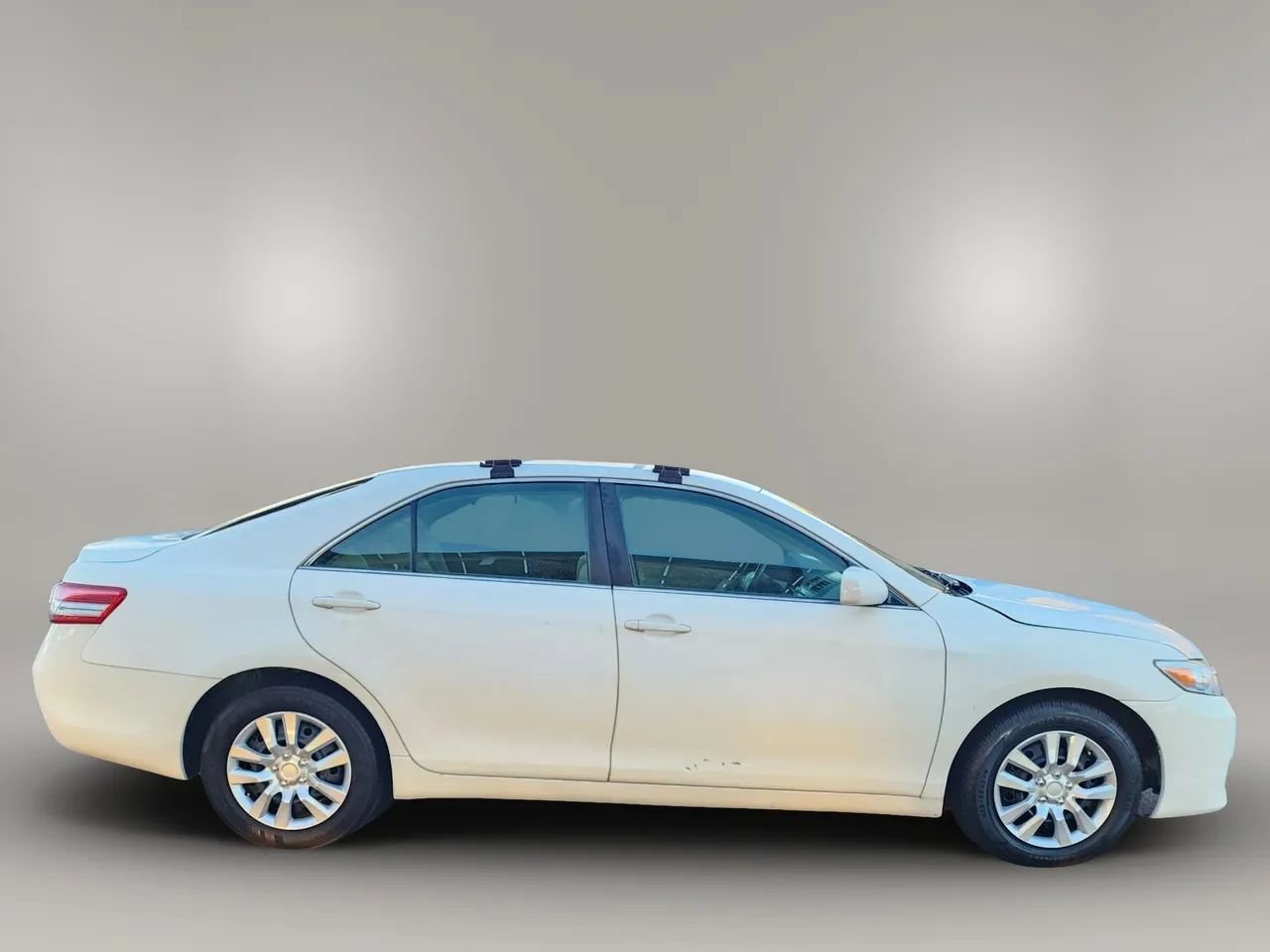 Used 2011 Toyota Camry LE FWD image 6