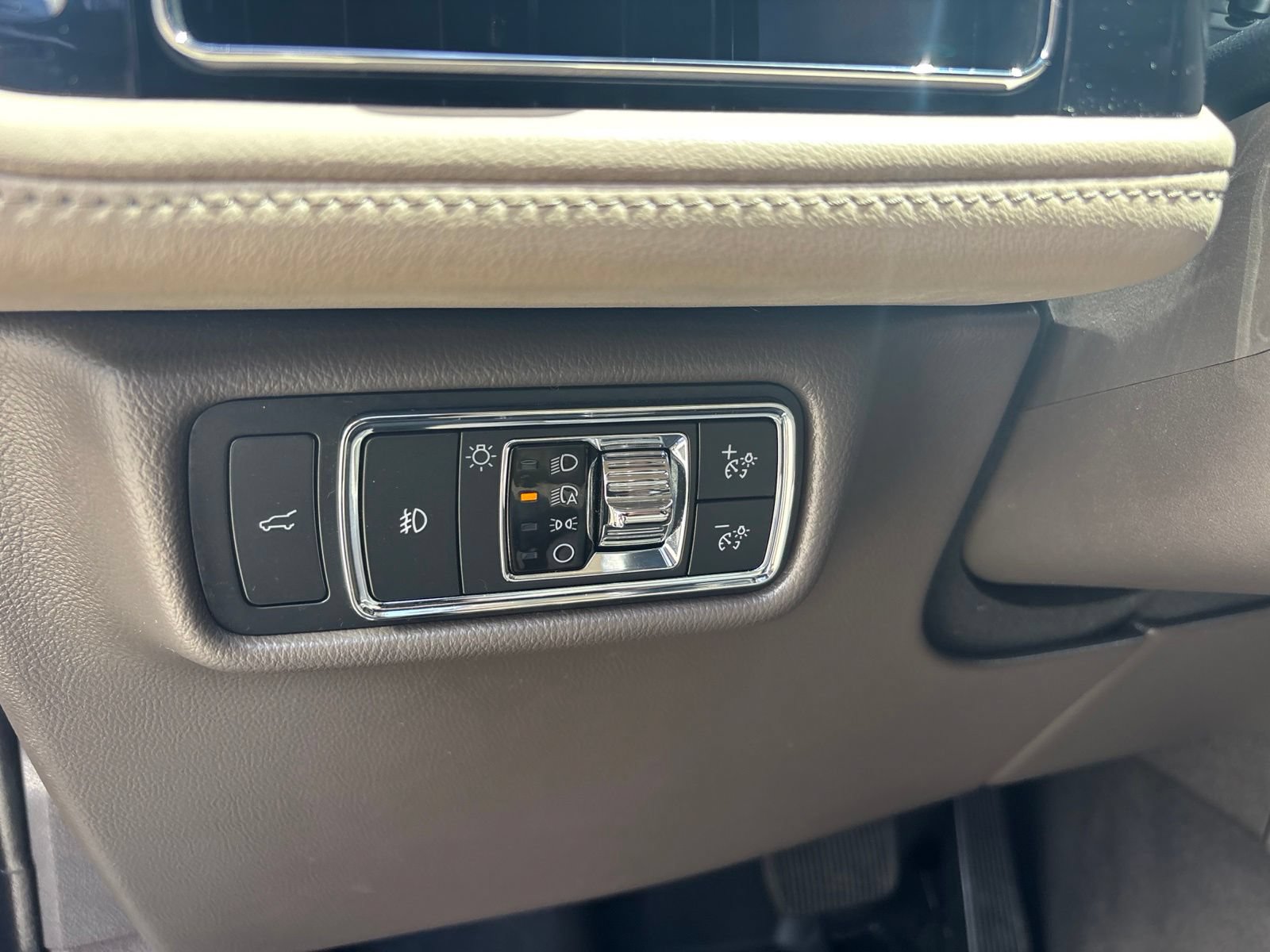 Used 2021 Lincoln Aviator Reserve w/ Equipment Group 201A AWD/4WD image 16