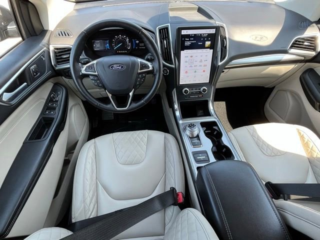 Used 2024 Ford Edge Titanium image 10