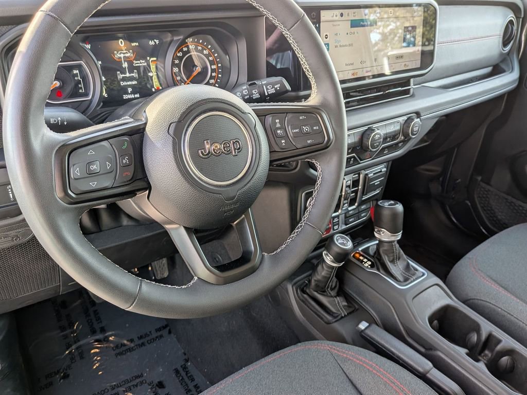 Used 2025 Jeep Wrangler Unlimited Rubicon w/ Convenience Group image 14