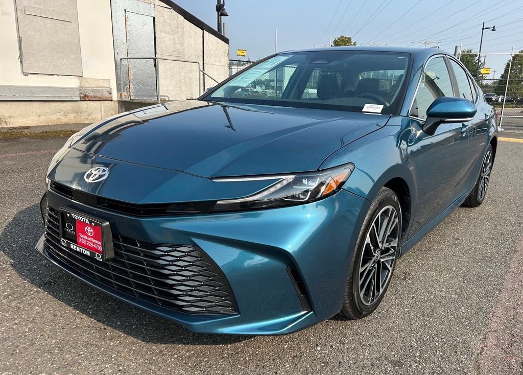 Certified 2025 Toyota Camry XLE FWD image 1