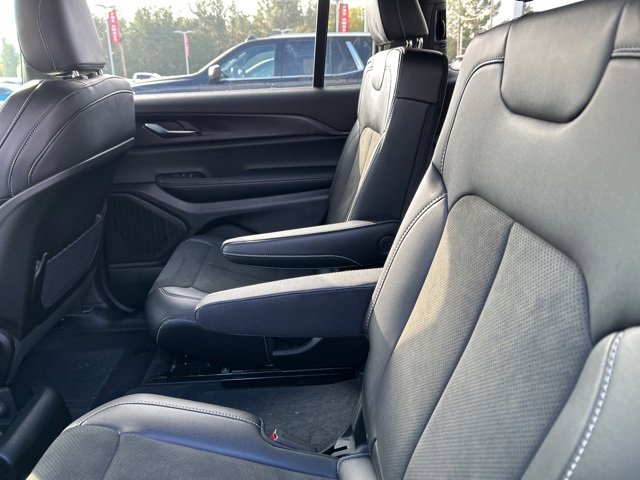 Used 2025 Jeep Grand Cherokee L Altitude image 38