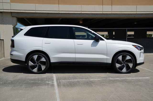 New 2025 Volvo EX90 Ultra image 3