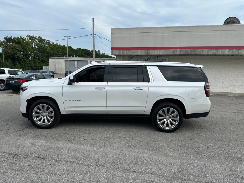 Used 2023 Chevrolet Suburban Premier w/ Premium Package AWD/4WD image 7