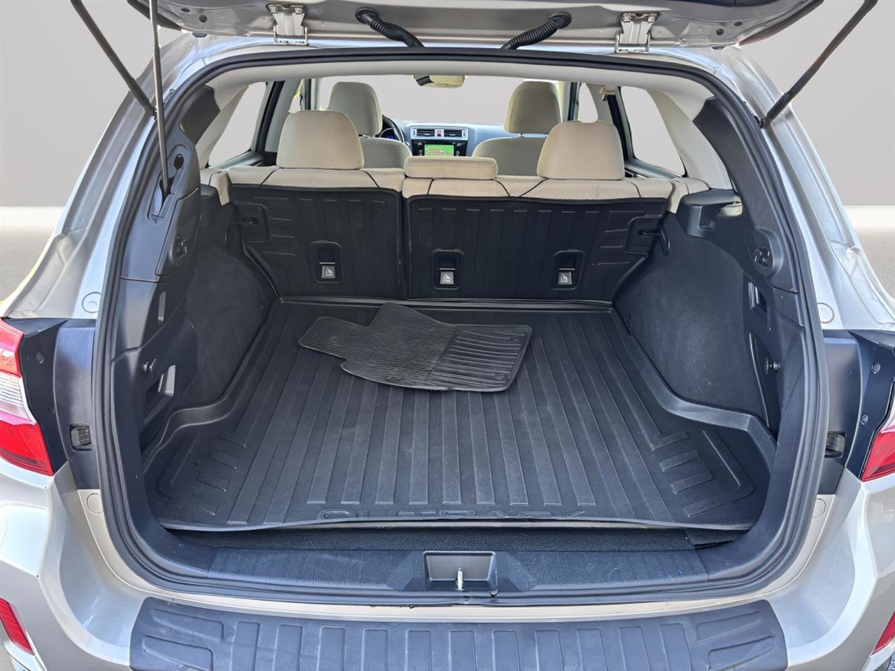 Used 2017 Subaru Outback 2.5i Premium AWD/4WD image 30