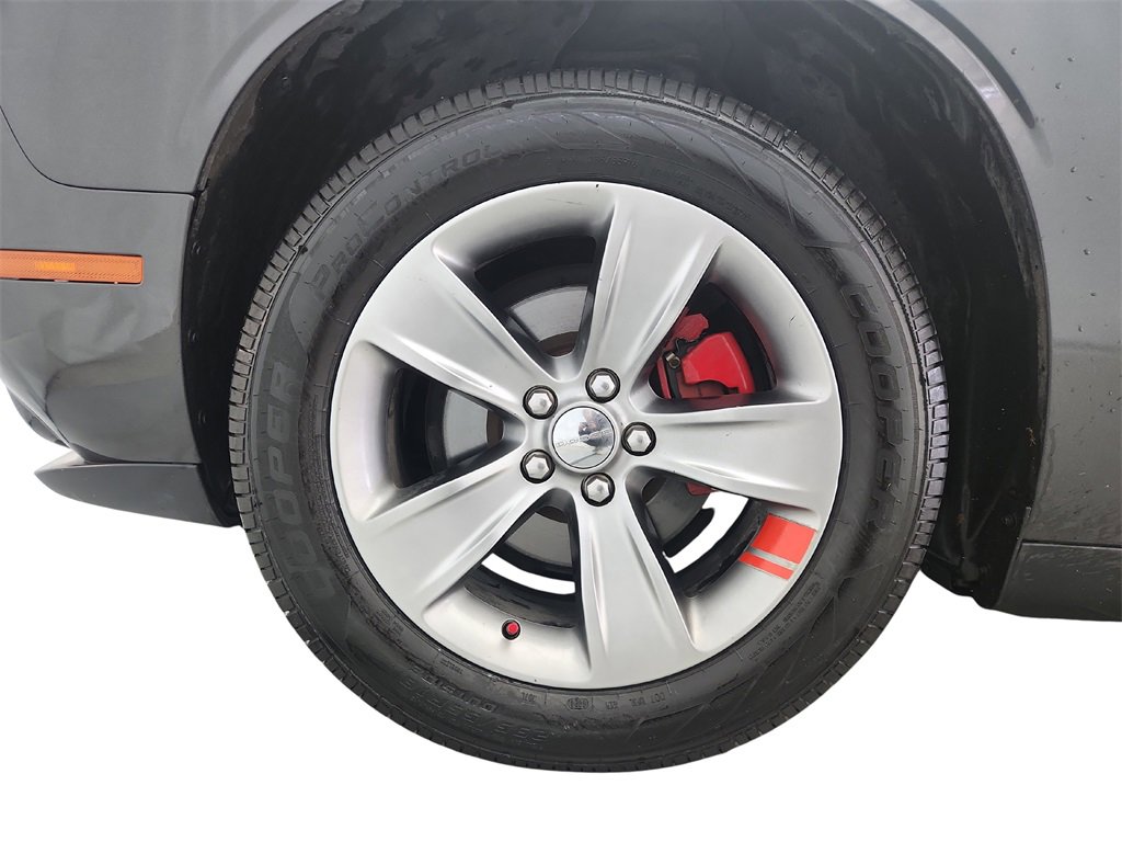 Used 2019 Dodge Challenger SXT image 29