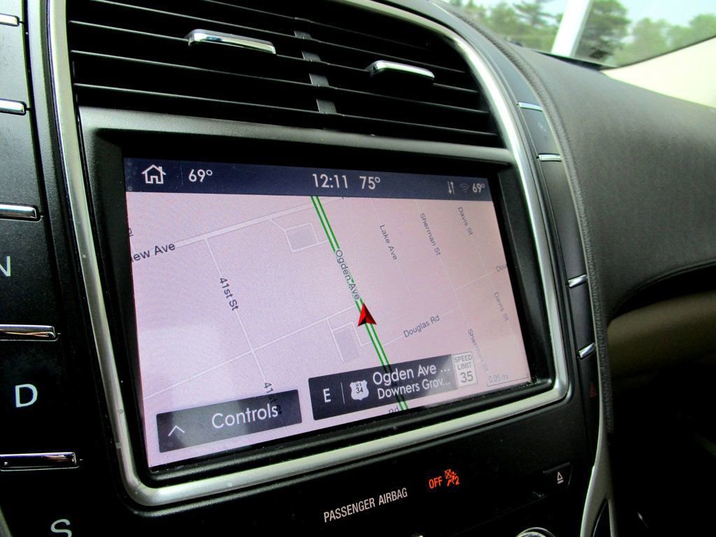 Used 2020 Lincoln Nautilus Reserve AWD/4WD image 3