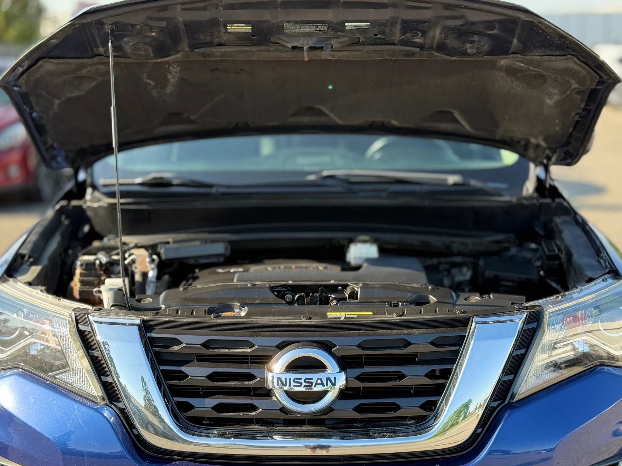 Used 2017 Nissan Pathfinder SV image 29