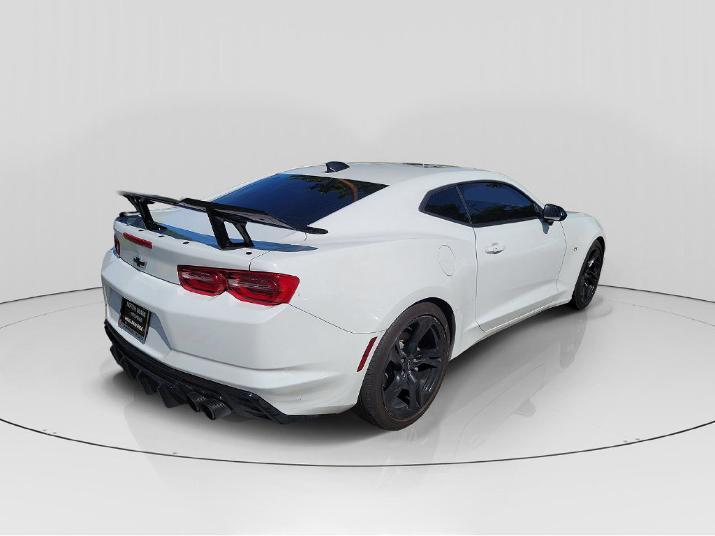Used 2024 Chevrolet Camaro LT RWD image 7