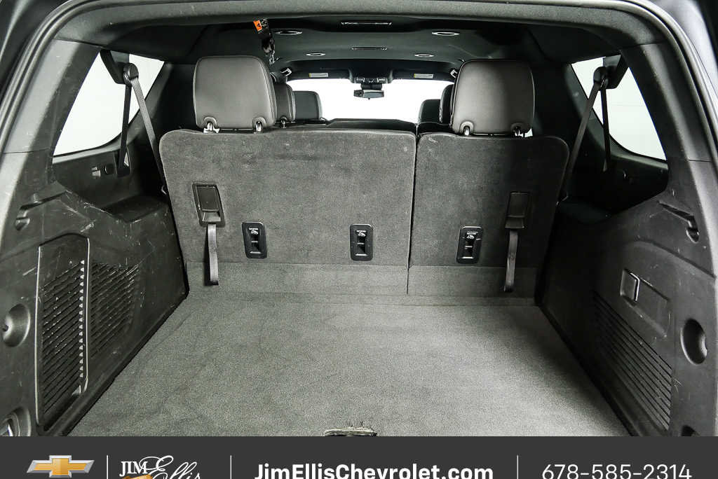 Used 2025 Chevrolet Suburban LT AWD/4WD image 30