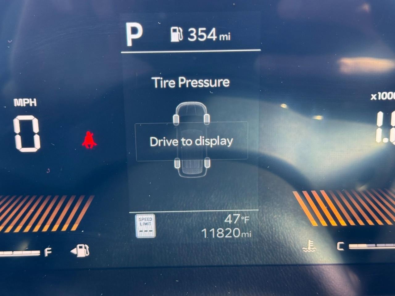 Used 2025 Kia Carnival EX image 23