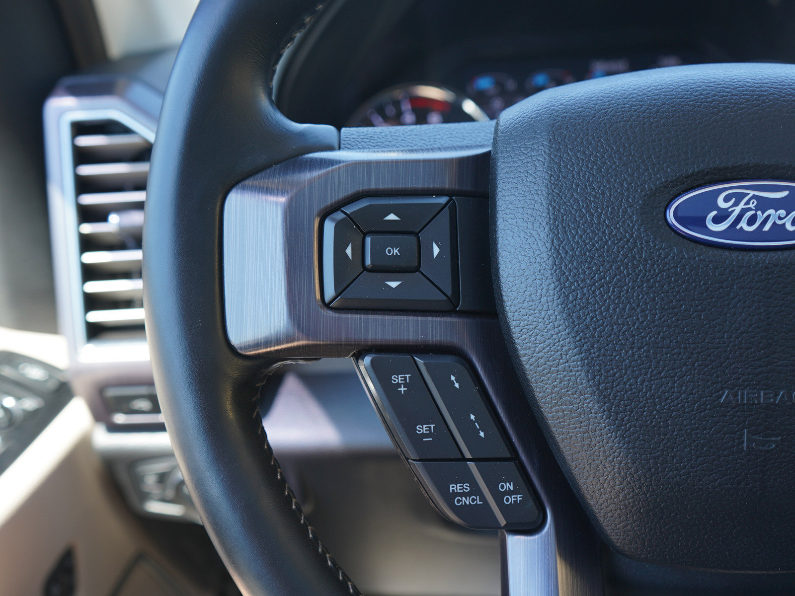 Used 2020 Ford F350 Limited AWD/4WD image 25