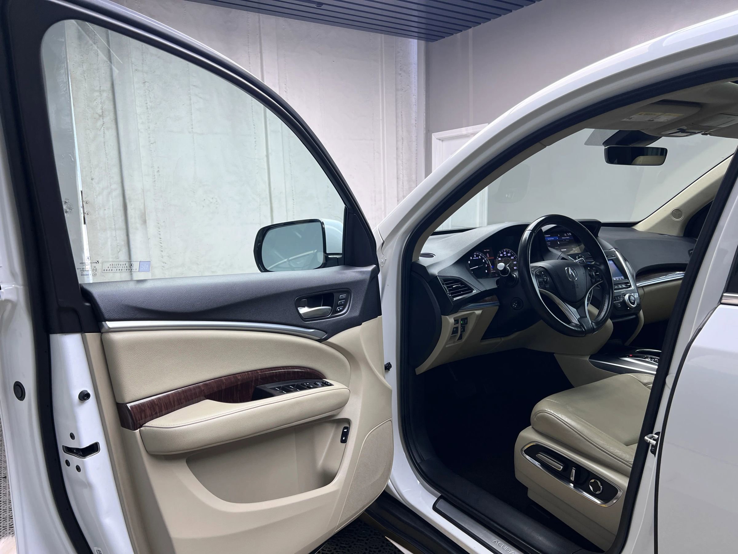 Used 2020 Acura MDX FWD image 10