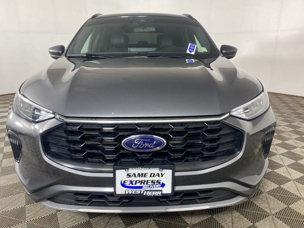 Used 2024 Ford Escape ST-Line w/ Tech Pack #1 AWD/4WD image 9