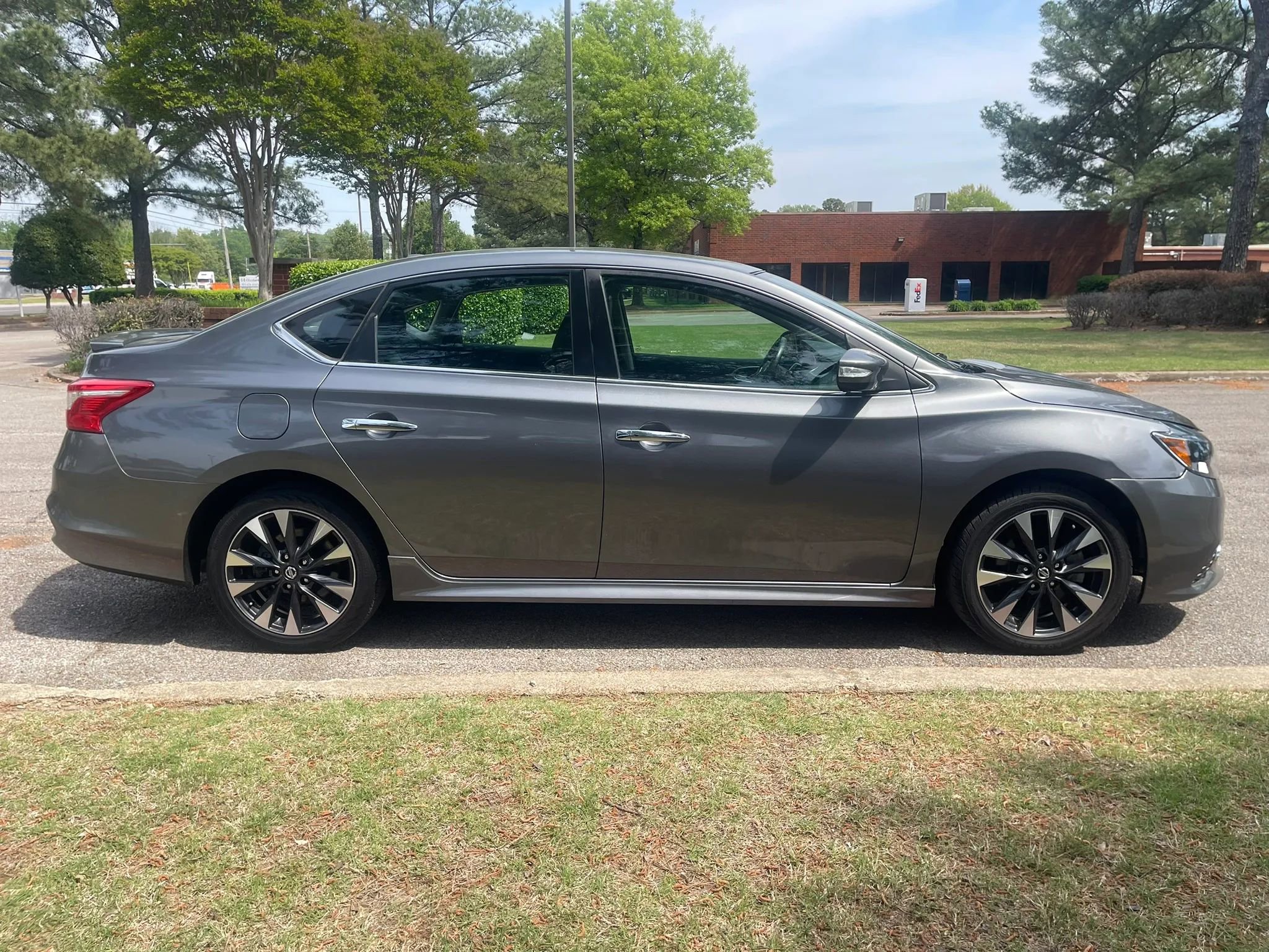 Used 2018 Nissan Sentra SR Turbo w/ Premium Package (P03) FWD image 6
