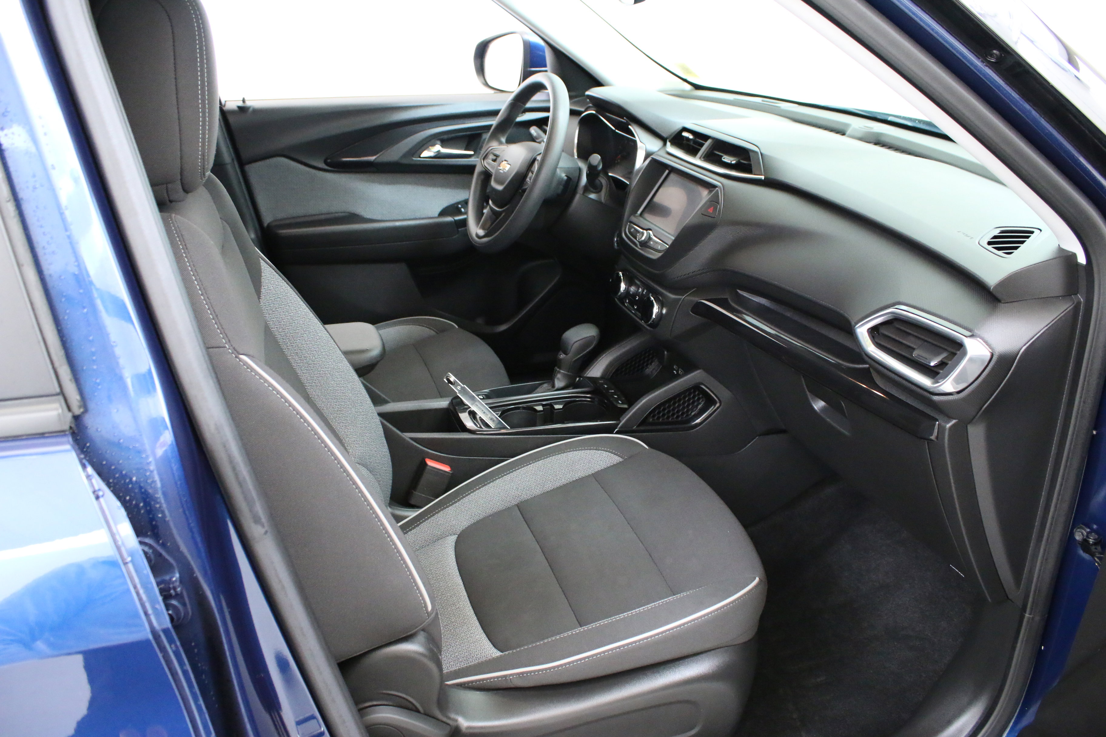 Used 2023 Chevrolet TrailBlazer LT image 30