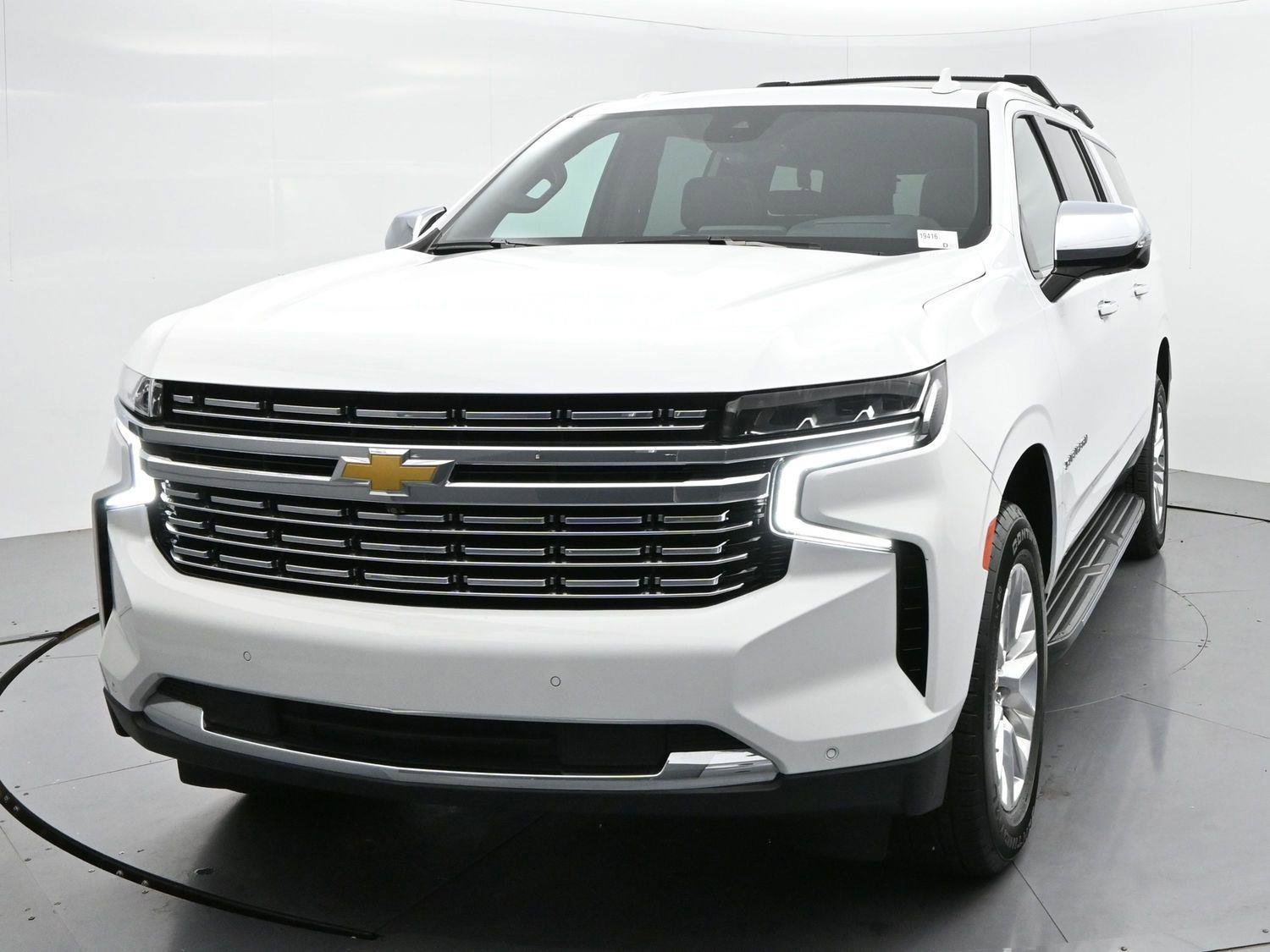 Used 2024 Chevrolet Suburban Premier w/ Premium Package AWD/4WD image 3
