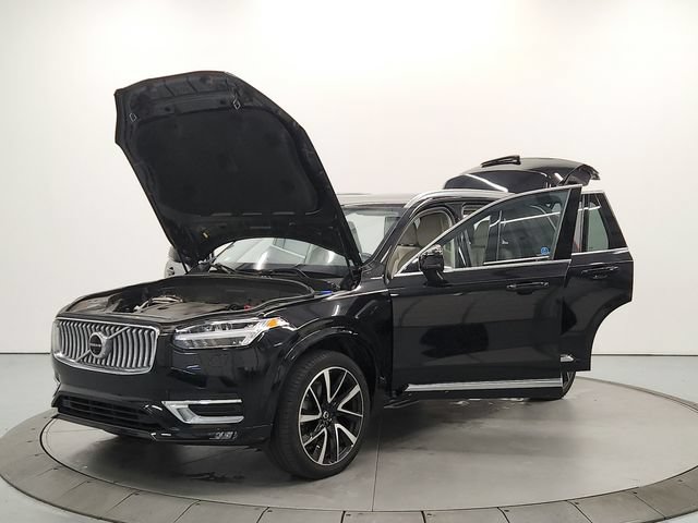 Used 2023 Volvo XC90 B6 Plus w/ Protection Package AWD/4WD image 11