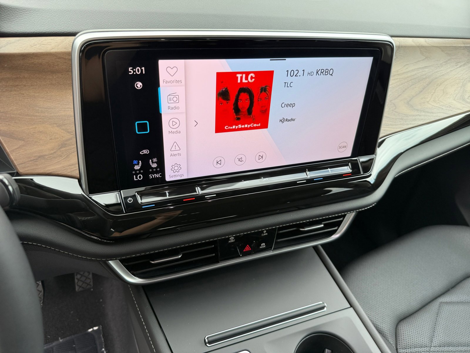 New 2026 Volkswagen Atlas SE image 12