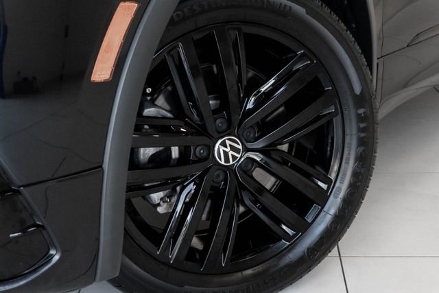 Used 2022 Volkswagen Tiguan SE R-Line image 2