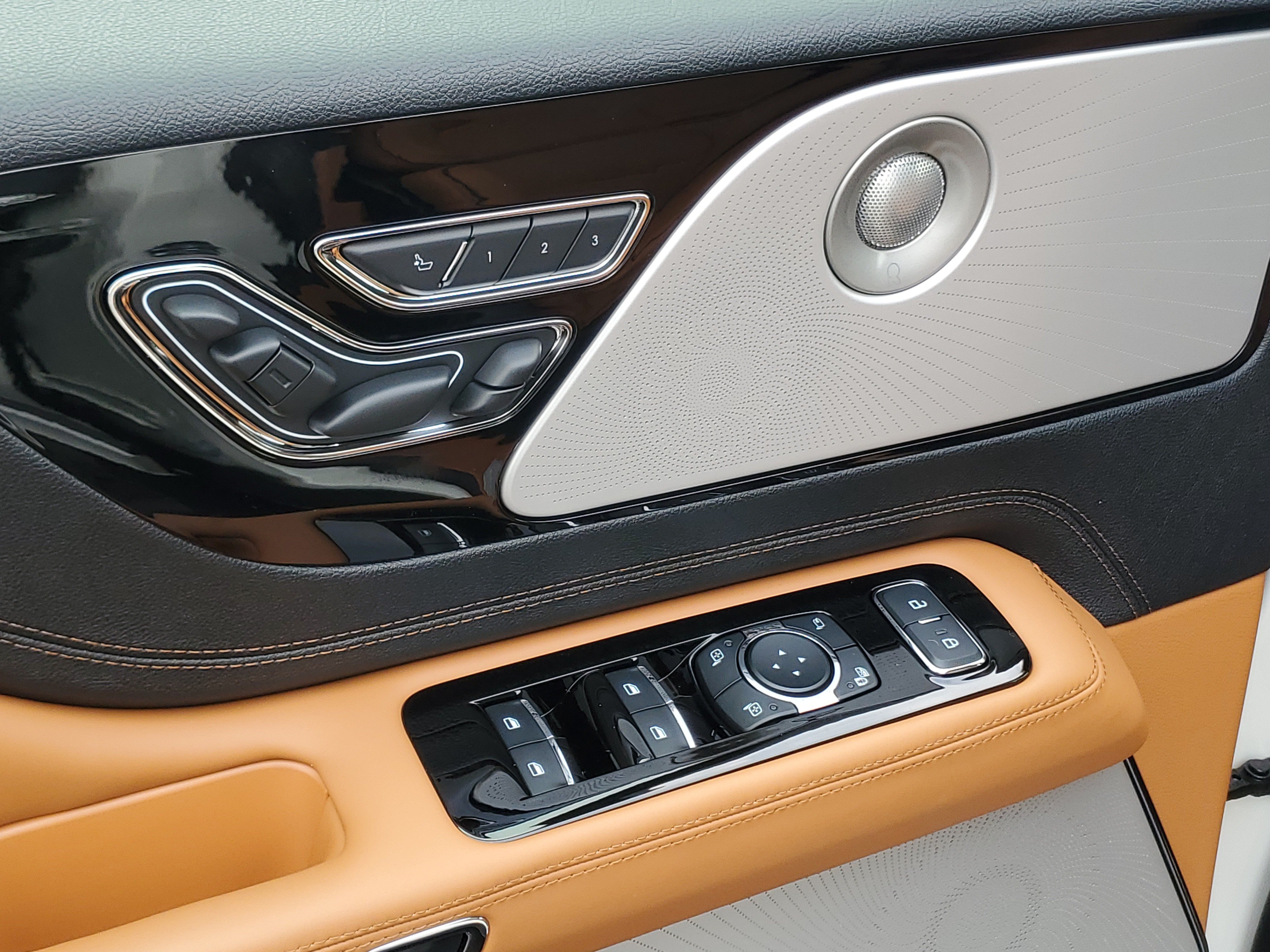 New 2027 Lincoln Aviator Black Label w/ Dynamic Handling Package AWD/4WD image 9