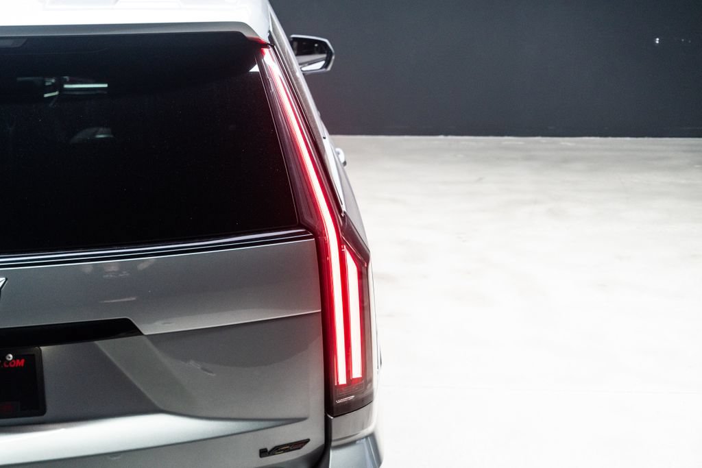 Used 2025 Cadillac Escalade V w/ LPO, ONYX Package AWD/4WD image 17