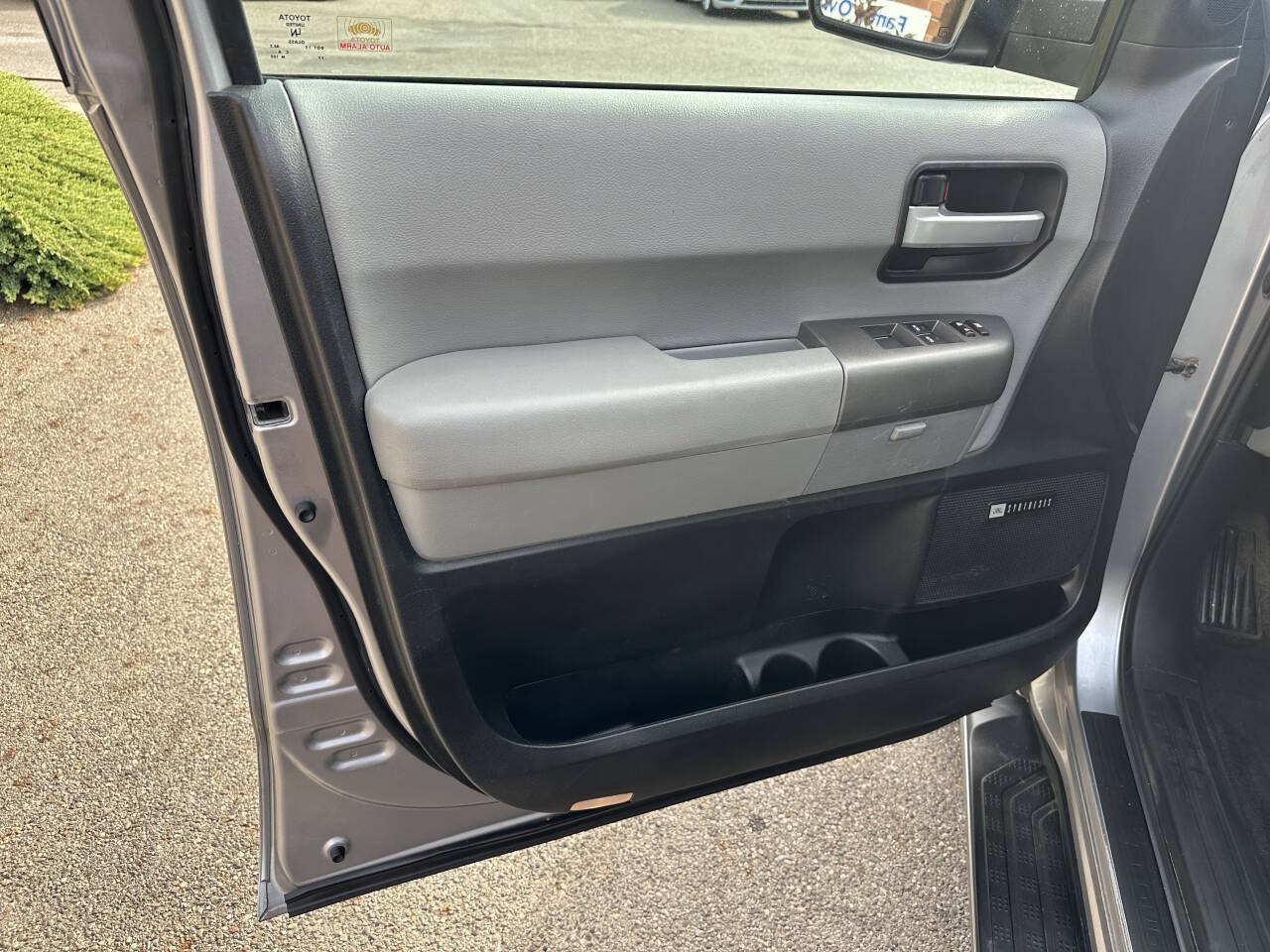 Used 2013 Toyota Sequoia Limited AWD/4WD image 18