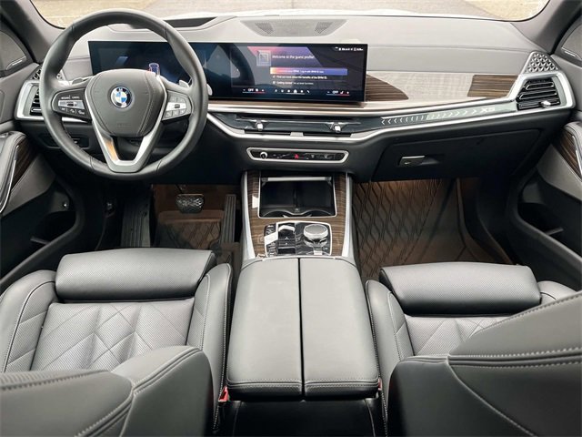 Used 2025 BMW X5 xDrive50e w/ Premium Package image 14