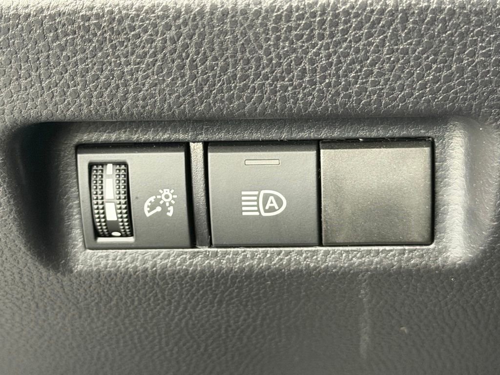 Used 2025 Toyota RAV4 LE FWD image 28