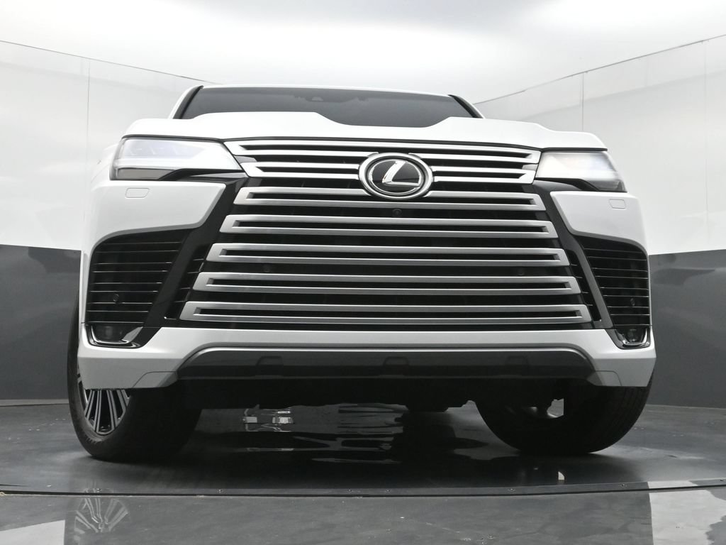 Used 2023 Lexus LX 600 4WD w/ Luxury Package image 29