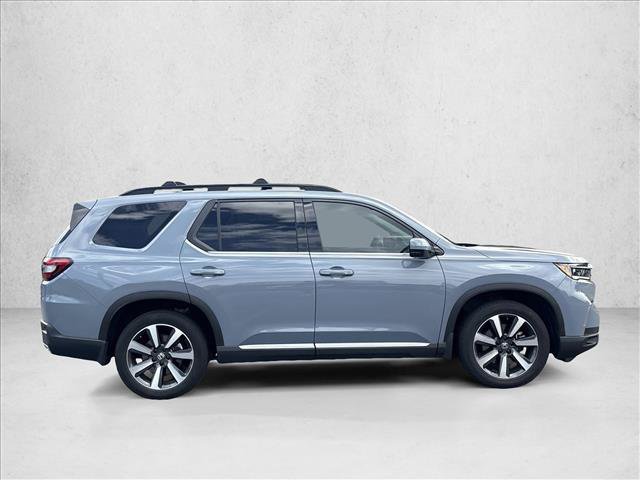Used 2025 Honda Pilot Touring image 4