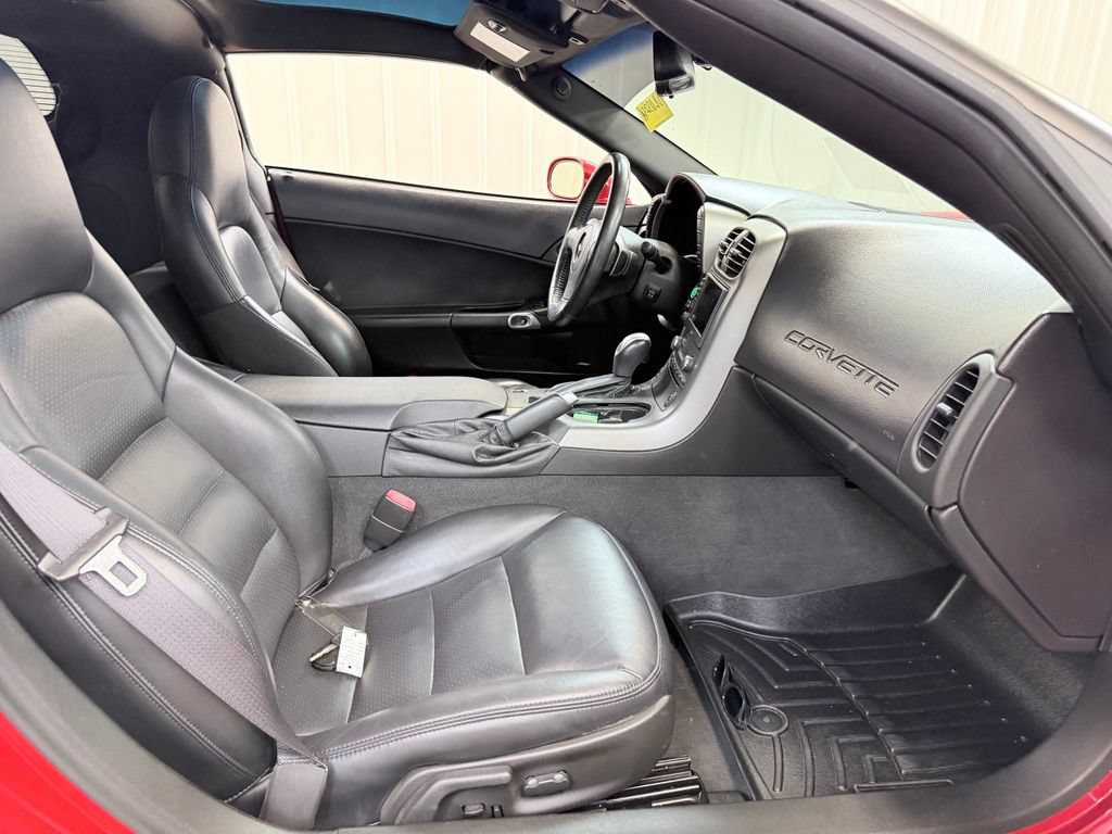 Used 2006 Chevrolet Corvette Coupe w/ Preferred Equipment Group RWD image 18