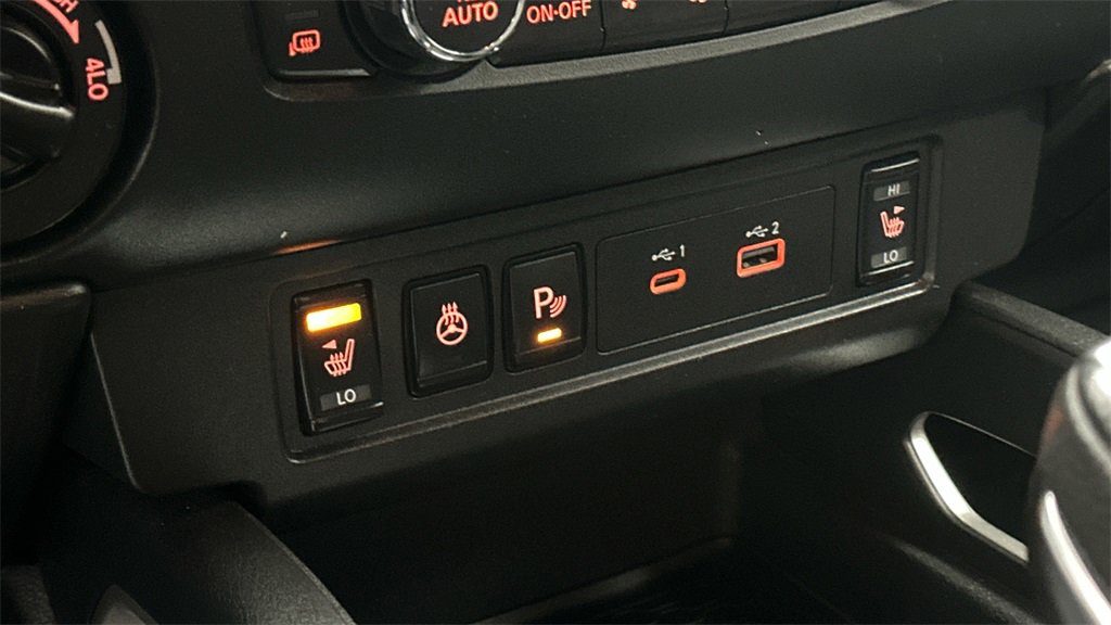 Certified 2022 Nissan Frontier SV image 26