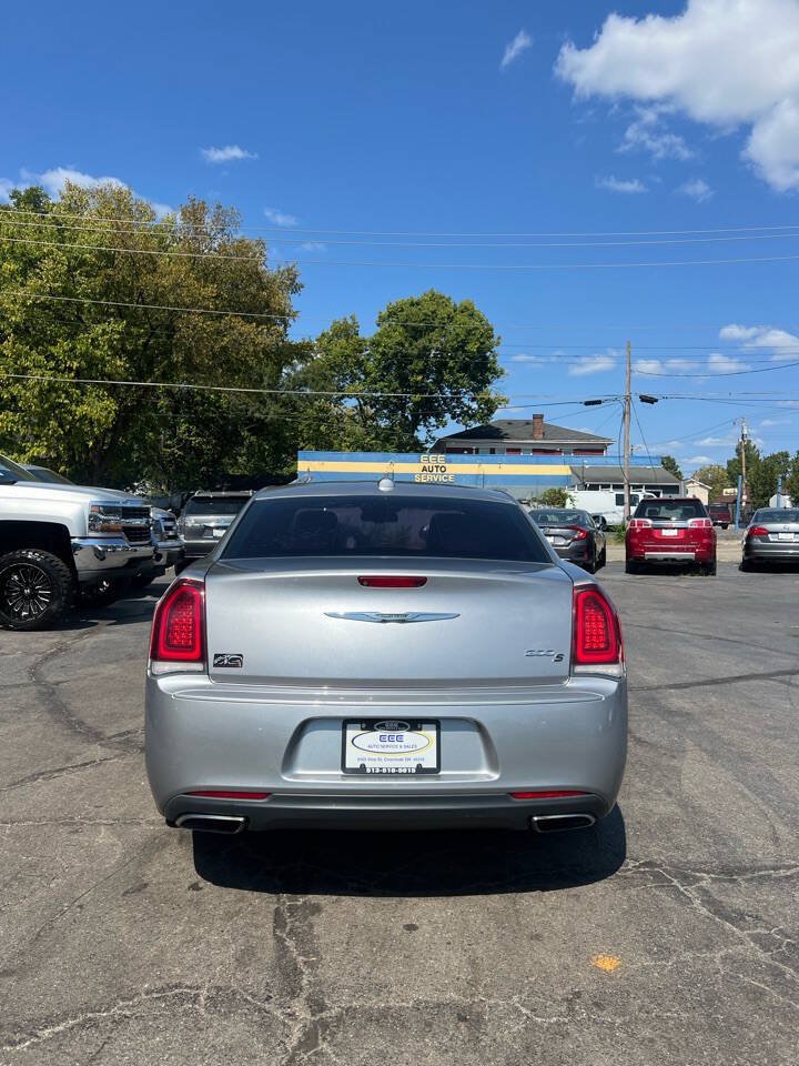 Used 2015 Chrysler 300 S RWD image 7