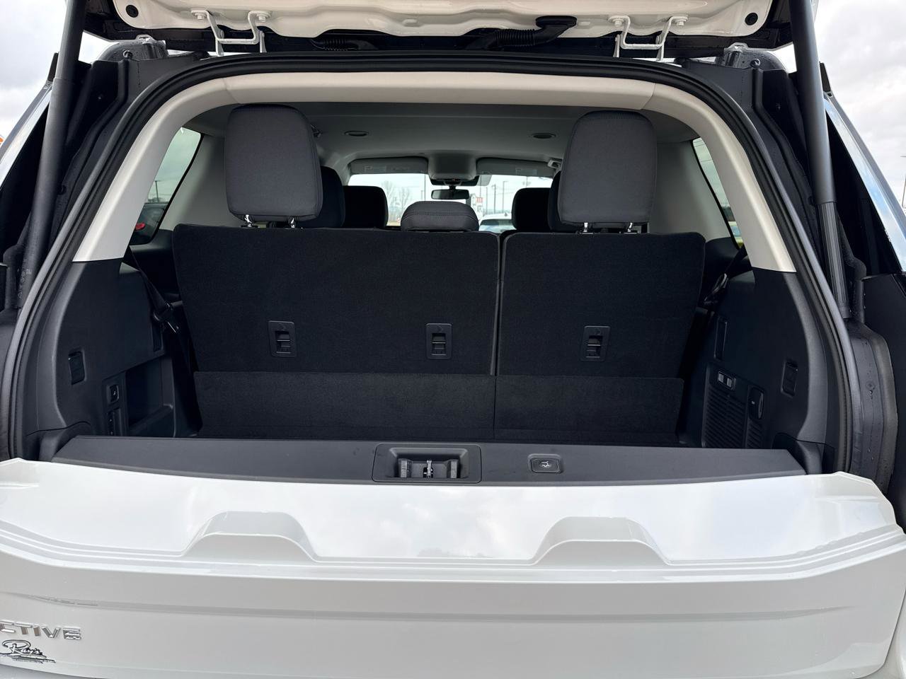 New 2025 Ford Expedition Active AWD/4WD image 18