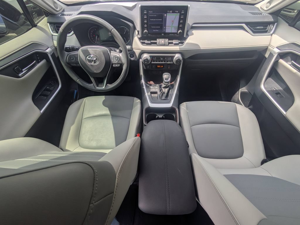 Used 2020 Toyota RAV4 Limited FWD image 22