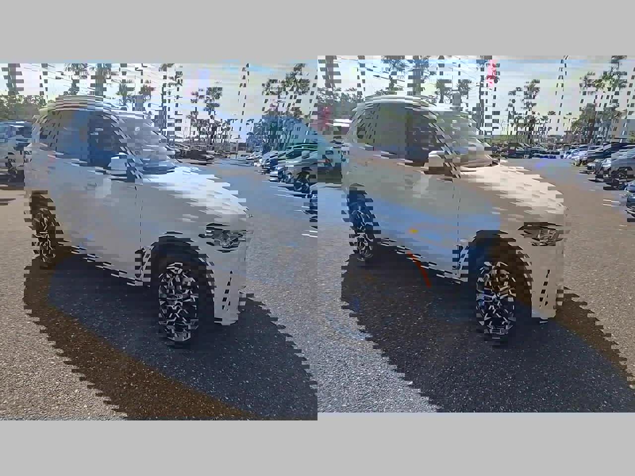 Certified 2025 BMW X5 xDrive50e w/ Premium Package image 32