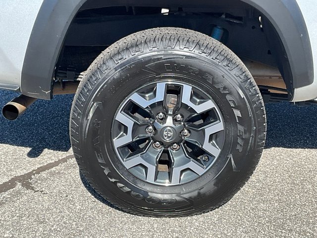 Used 2022 Toyota Tacoma TRD Off-Road w/ Technology Package image 23