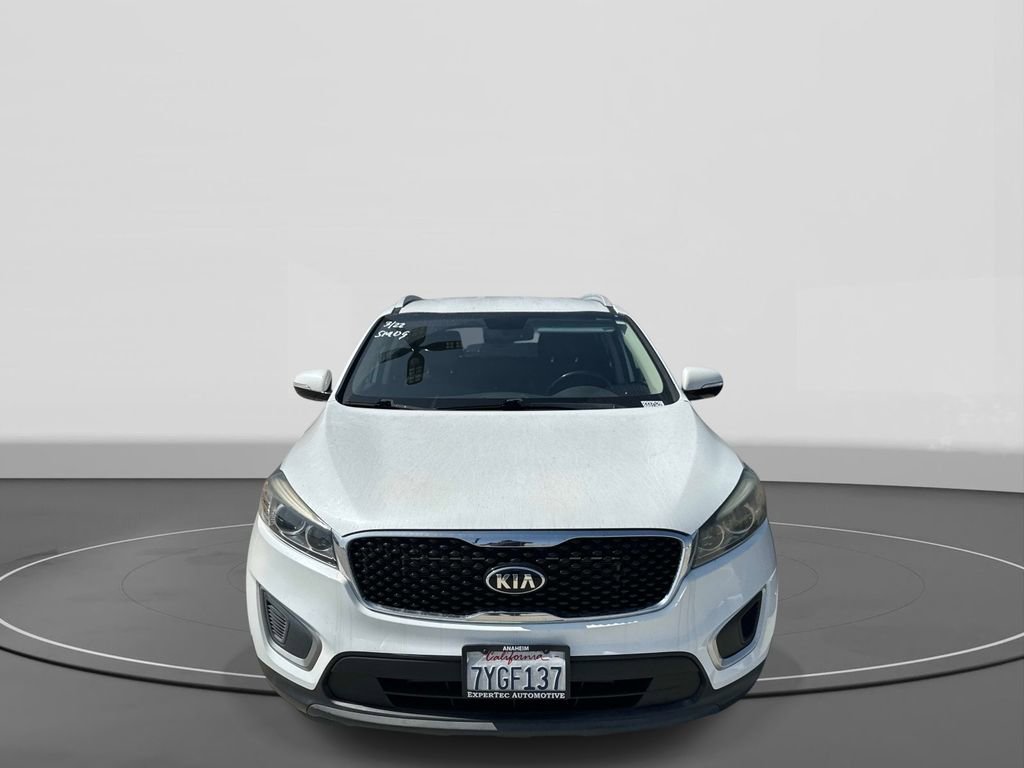 Used 2017 Kia Sorento LX image 3