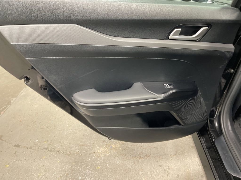 Used 2025 Kia K5 LXS FWD image 16
