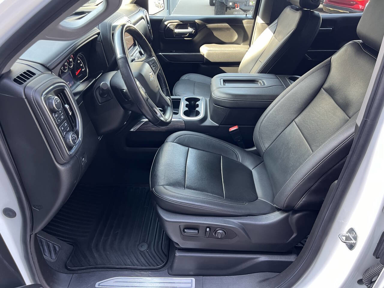 Used 2021 Chevrolet Silverado 1500 LTZ w/ LTZ Convenience Package II AWD/4WD image 16