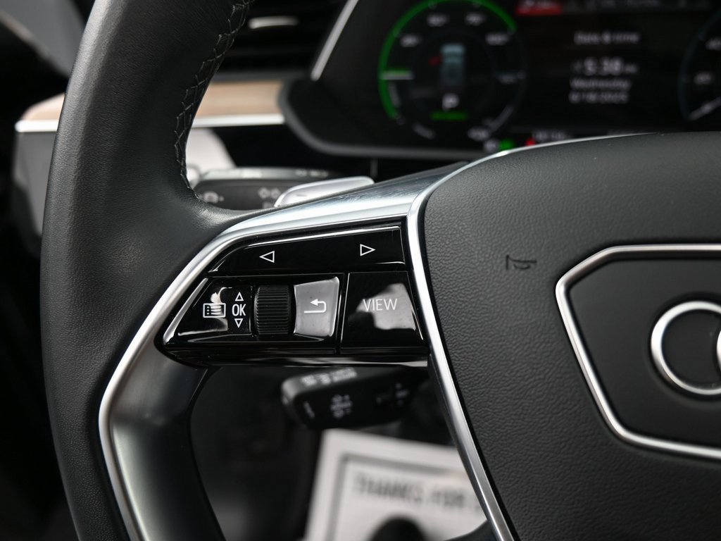 Used 2024 Audi Q8 e-tron Premium Plus image 27