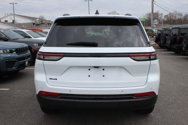 Used 2023 Jeep Grand Cherokee Altitude image 28