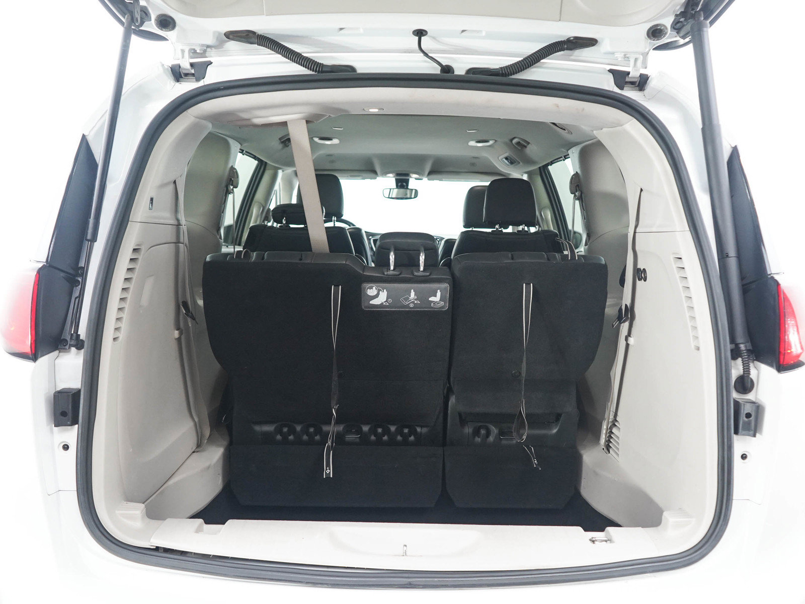 Used 2020 Chrysler Pacifica Touring-L Plus FWD image 19