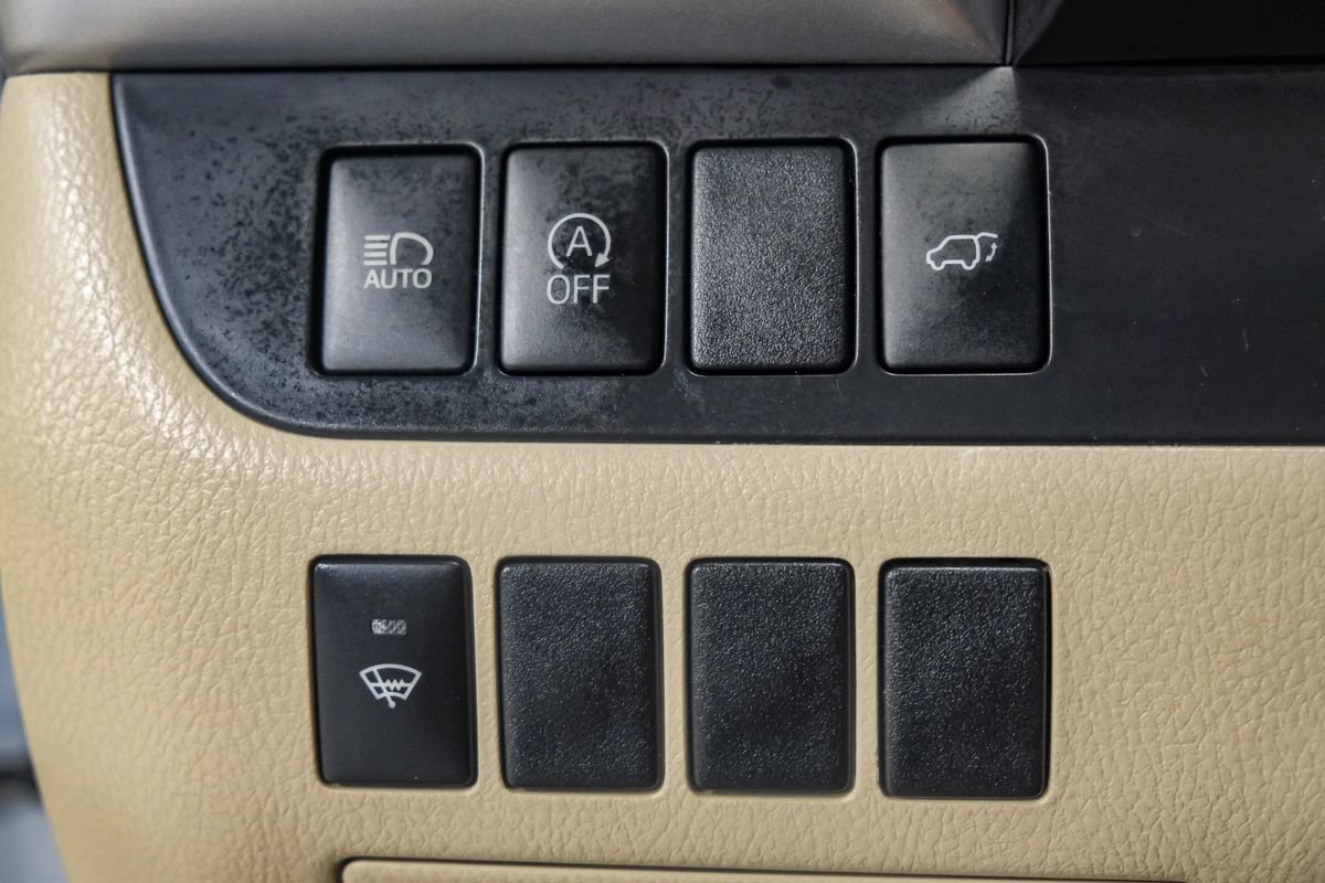 Used 2018 Toyota Highlander XLE FWD image 28
