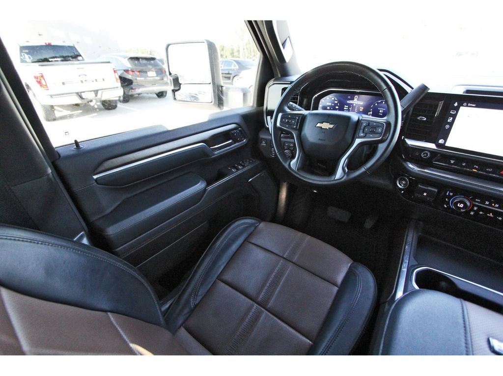 Used 2024 Chevrolet Silverado 2500 High Country w/ Technology Package AWD/4WD image 11