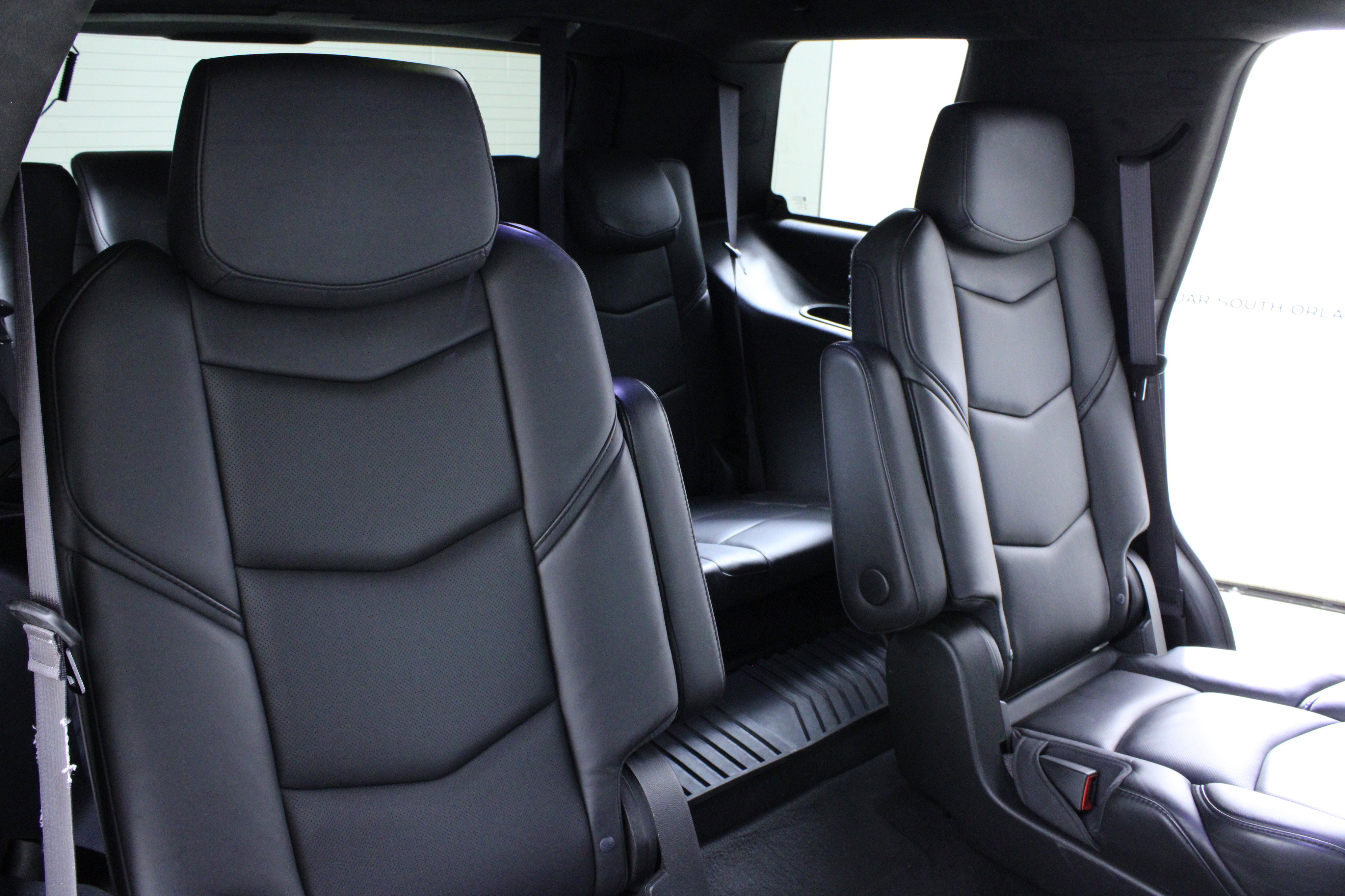 Used 2017 Cadillac Escalade Platinum image 14